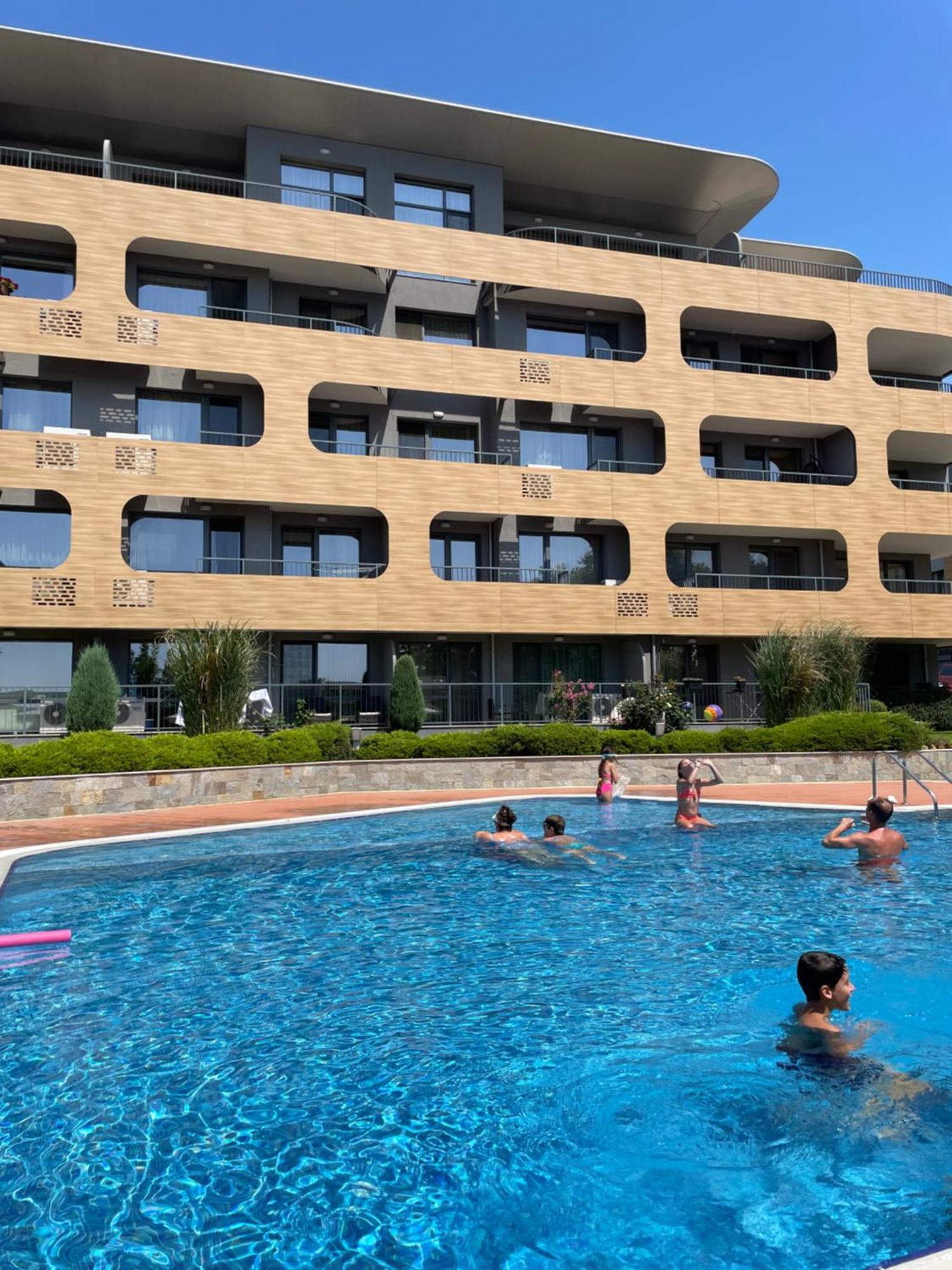 Nobile Apartment - Coral Residence Complex With Parking & Pool Варна Екстер'єр фото